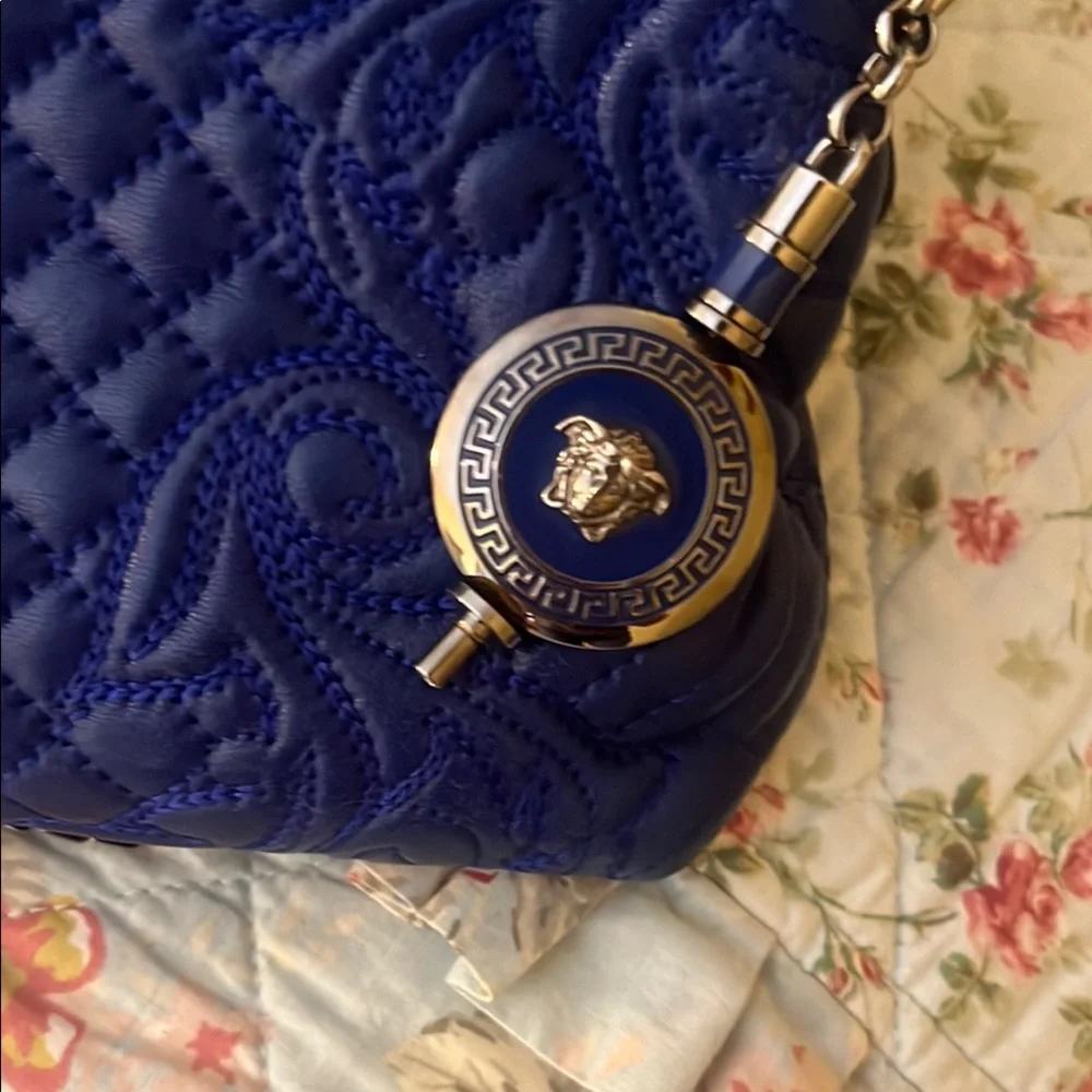Versace bag - Picture 3 of 16